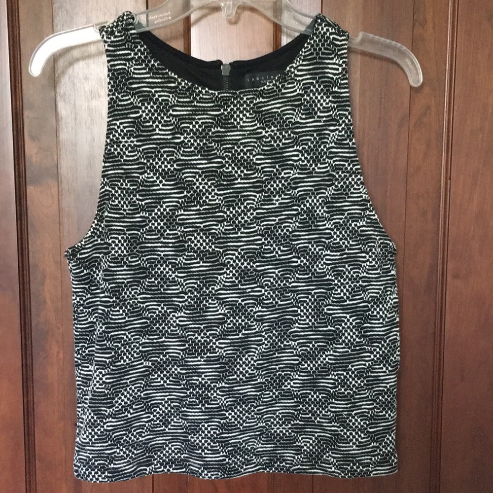 Sleeveless knit tank top